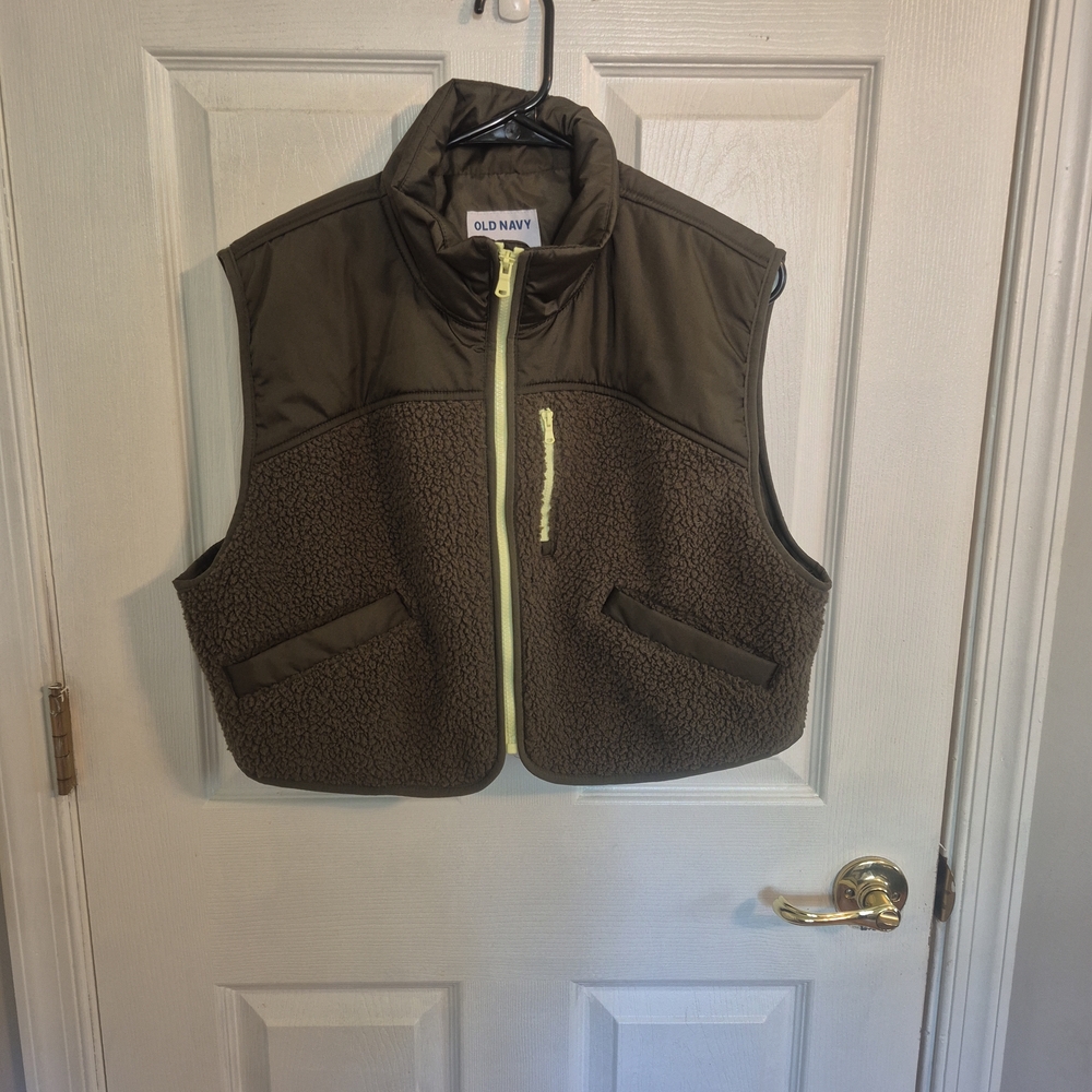 Old Navy Crop Hybrid Zip Vest